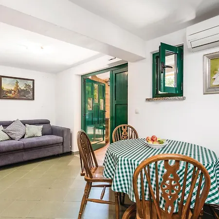 Apartment 1 Bedroom Gorgeous In *