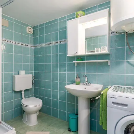 1 Bedroom Gorgeous In Lovran