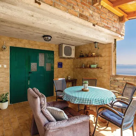 Apartment 1 Bedroom Gorgeous In