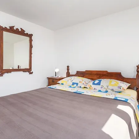1 Bedroom Gorgeous In Apartment *
